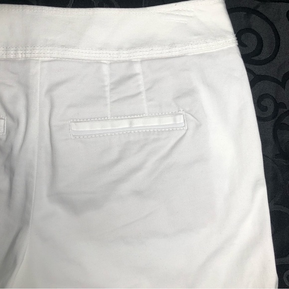White House Black Market (WHBM) White Sailor 5” Shorts - Picture 6 of 9